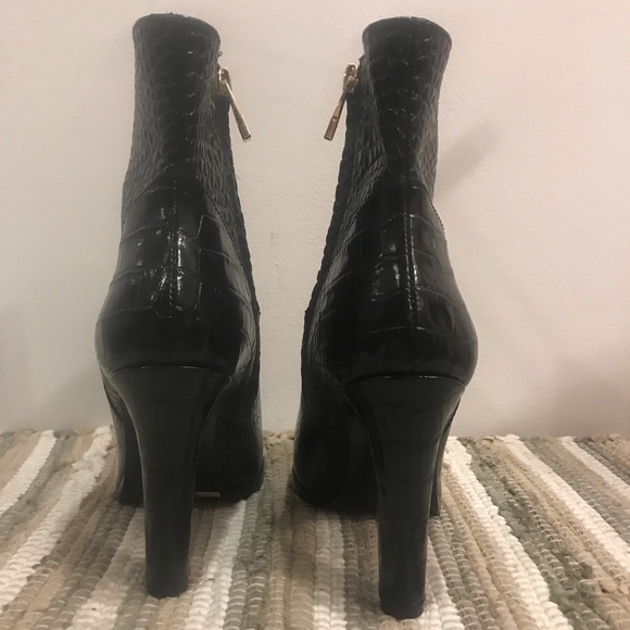 Karen Millen black leather embossed ankle boots. Size 7.5. NWT. - Picture 7 of 13